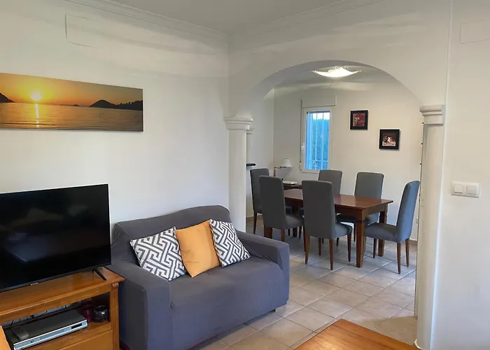 بيت للعطل Casa Olivia دينايا