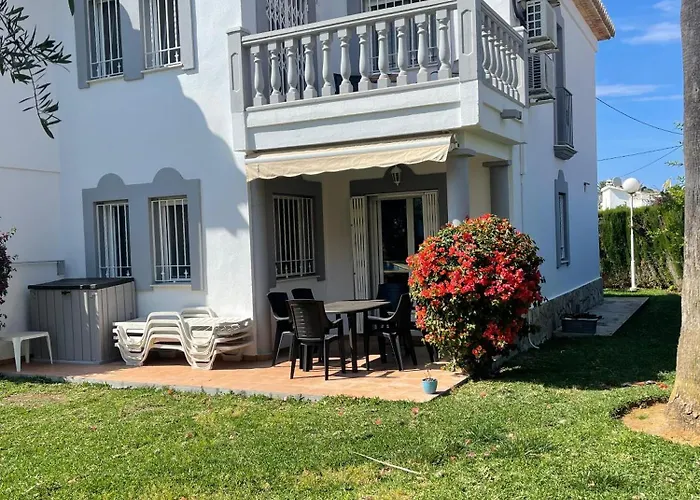 Casa Olivia بيت للعطل دينايا